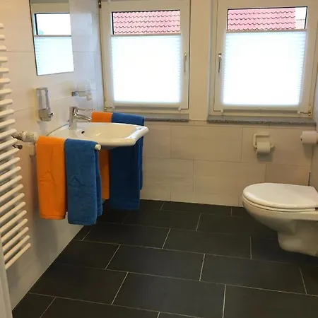 Appartement „im Kleinen Loeoek“ - Dg - 2 - Balkon - Boxspringbett - 2 Tv